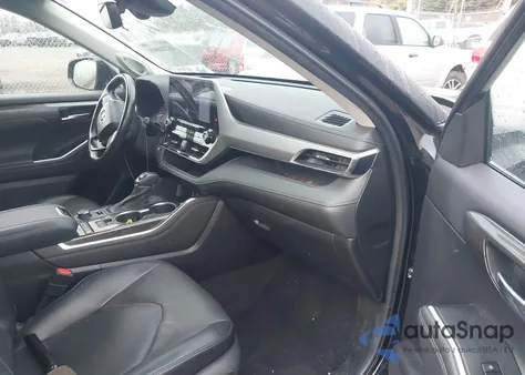 2022 Toyota Highlander Platinum z USA, uszkodzony, nr VIN 5TDFZRBH0NS226809